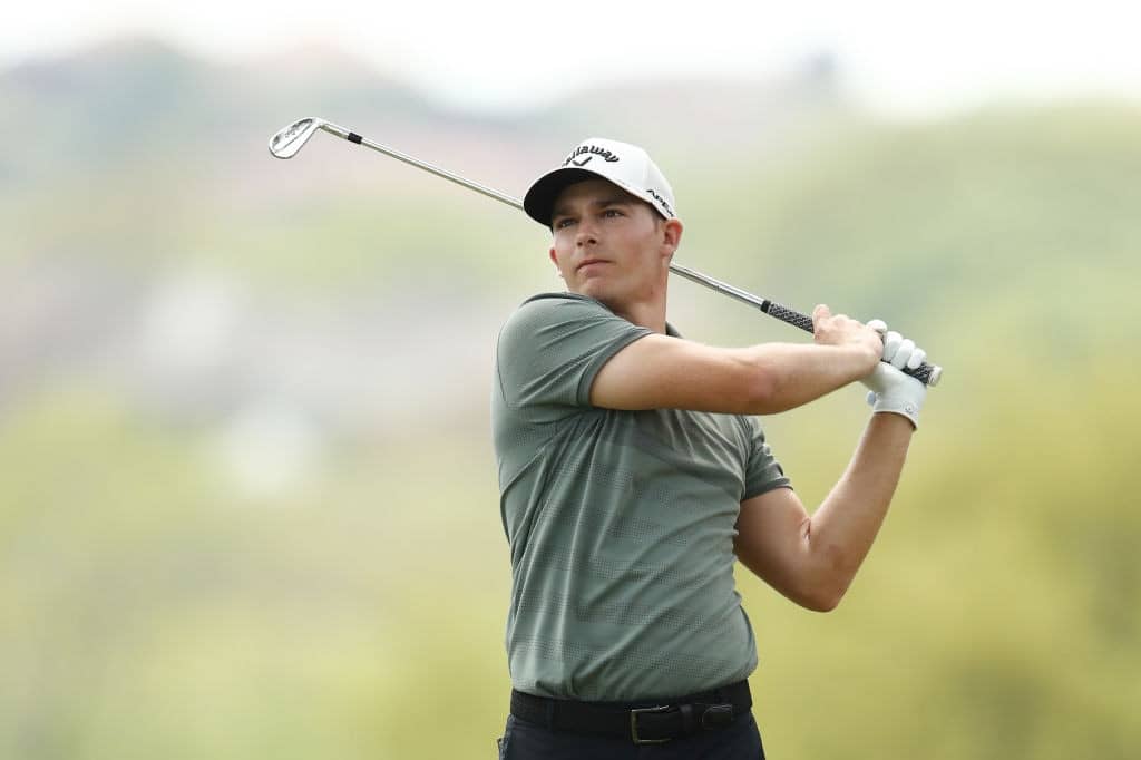 AUSTIN, TEXAS - MARCH 27: Aaron Wise of the United States plays his second shot on the sixth hole in his match against Tiger Woods of the United States during the first round of the World Golf Championships-Dell Technologies Match Play at Austin Country Club on March 27, 2019 in Austin, Texas. (Photo by Ezra Shaw/Getty Images)