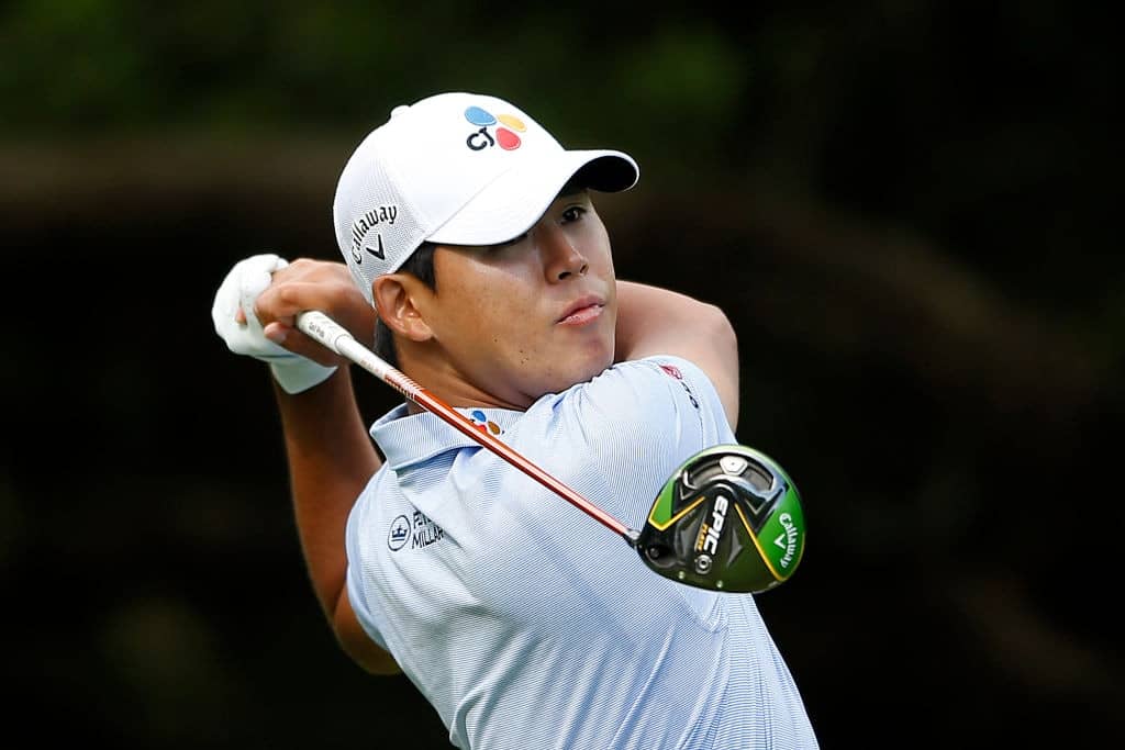 SAN ANTONIO, TEXAS - APRIL 07: Si Woo Kim of Korea plays his shot from the 14th tee during the final round of the 2019 Valero Texas Open at TPC San Antonio Oaks Course on April 07, 2019 in San Antonio, Texas. (Photo by Michael Reaves/Getty Images)
