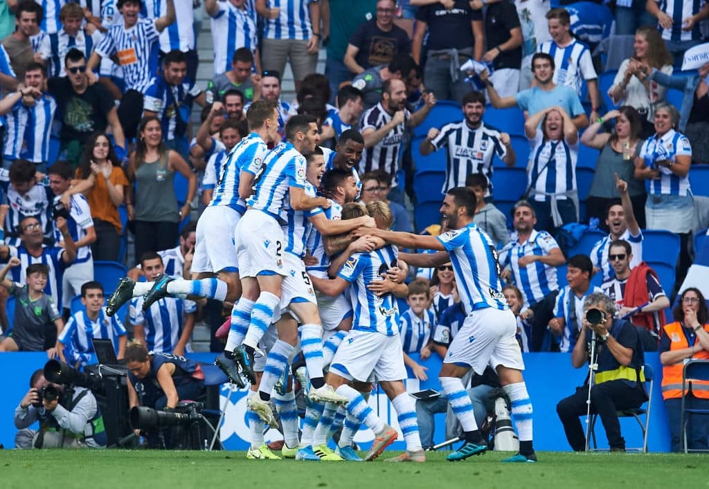 SAN SEBASTIAN, SPAIN - SEPTEMBER 14: Nacho Monreal of Real Sociedad celebrates after scoring his team's second goal during the Liga match between Real Sociedad and Club Atletico de Madrid at Estadio Reale Arena on September 14, 2019 in San Sebastian, Spain. (Photo by Juan Manuel Serrano Arce/Getty Images)