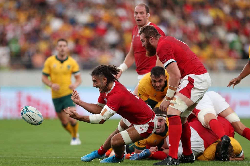 CHOFU, JAPAN - SEPTEMBER 29: Josh Navidi of Wales releases a pass during the Rugby World Cup 2019 Group D game between Australia and Wales at Tokyo Stadium on September 29, 2019 in Chofu, Tokyo, Japan. (Photo by Dan Mullan/Getty Images)